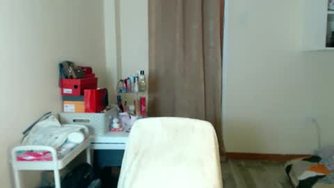 kimchie_21 online show from February 26, 3:00 pm