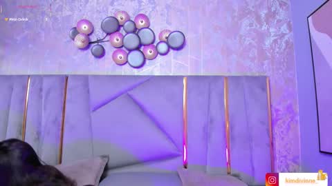  KIM  online show from September 18, 3:05 am