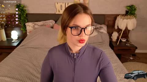 KimEvanss online show from April 30, 11:26 am