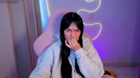 Kim 3 online show from June 2, 2:18 pm
