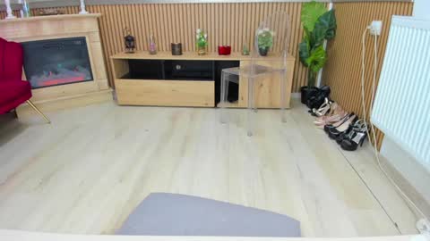 kimi_ivy online show from January 7, 4:39 am