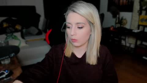 Wolfs Girl online show from October 15, 4:09 pm