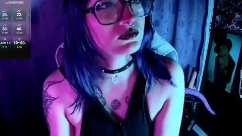   online show from September 19, 1:43 pm