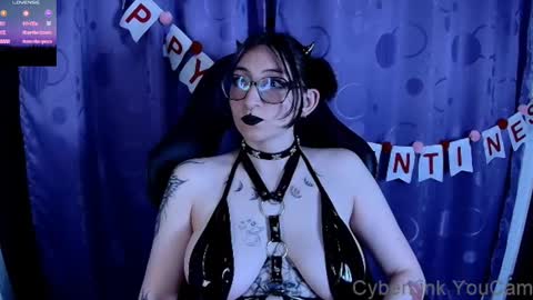   online show from February 13, 7:31 pm