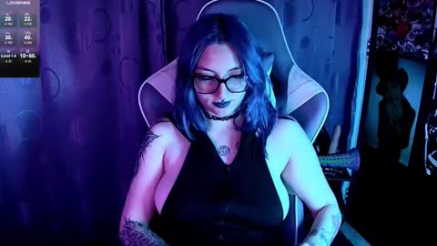   online show from October 4, 2:43 pm