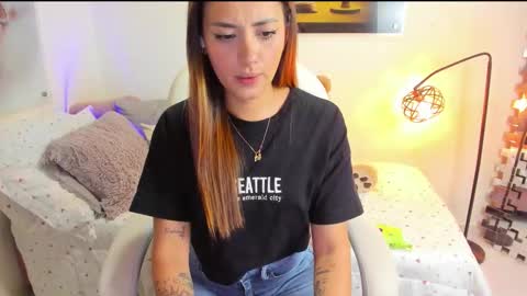 kimmberly_saenz_ online show from October 3, 8:58 pm