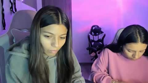 kimmi online show from November 9, 11:11 pm