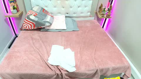 Kim online show from June 3, 2:07 pm