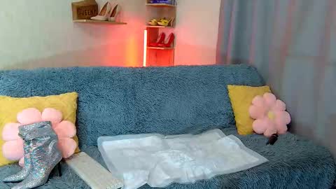 Kim online show from December 1, 8:33 pm