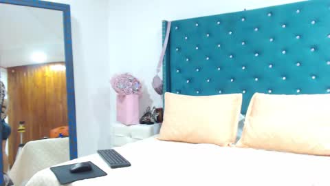 Kim online show from September 12, 3:41 pm