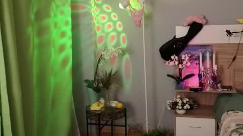 kina_ka online show from October 25, 9:32 pm