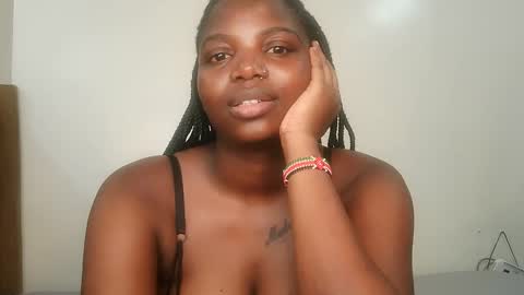 Lola online show from April 13, 7:36 pm