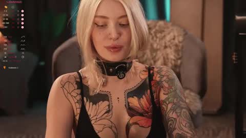 kinkylina_ online show from February 21, 4:05 pm