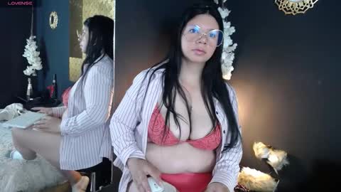 kinkyy_mom online show from October 7, 4:33 pm