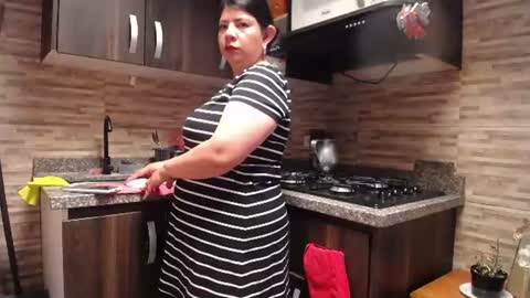 kinkyy_mom online show from June 14, 2:17 pm