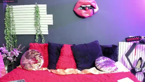 kinkyy_mom online show from June 19, 4:43 pm