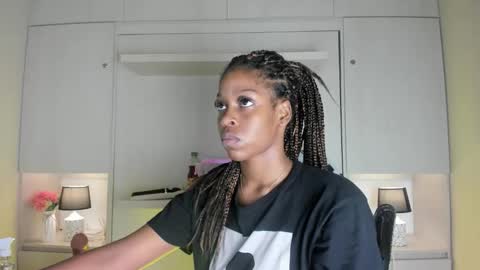 M A R A  online show from February 16, 12:05 pm