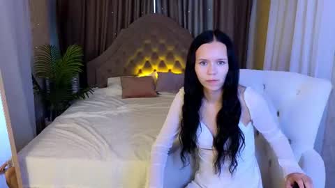 kira_bliss_ online show from June 26, 5:20 am