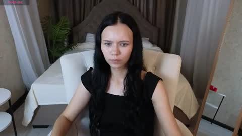 kira_bliss_ online show from June 25, 5:12 am