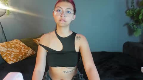 kira_exe online show from February 27, 11:54 am