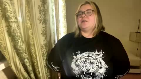 Just Kira online show from March 5, 1:17 pm