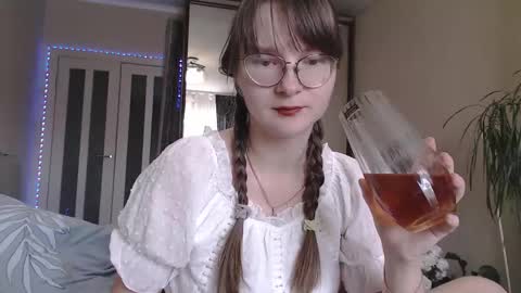 KiraGoldens online show from September 30, 7:25 am