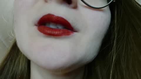 KiraGoldens online show from October 19, 6:26 am