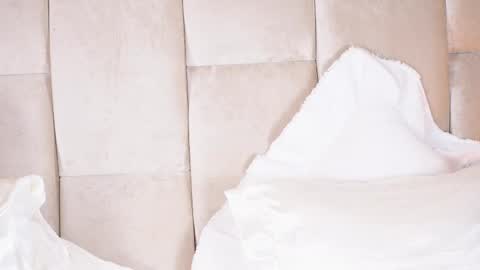 kira online show from February 14, 7:02 pm