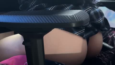 Kira    online show from February 25, 1:00 pm