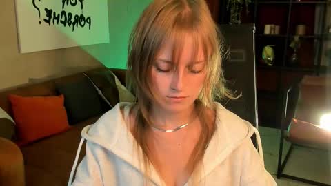 Kira online show from September 9, 8:19 pm