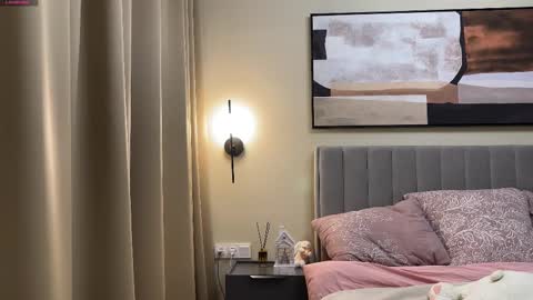 Kira online show from February 20, 1:30 pm