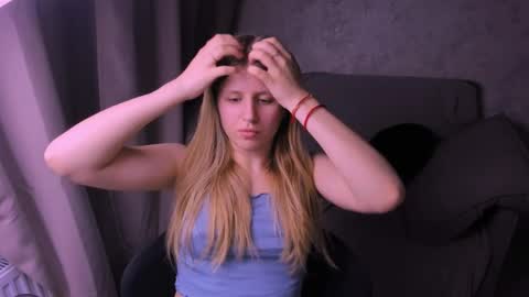 Kira online show from March 7, 7:05 pm