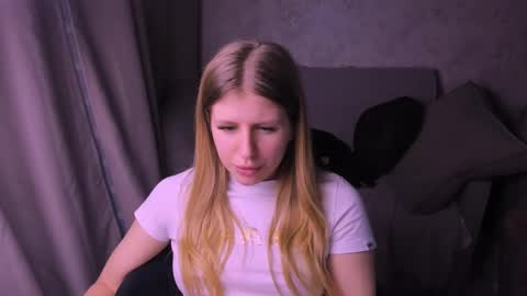 Kira online show from January 21, 8:00 pm