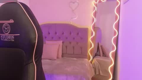 KISSI  online show from September 14, 12:03 pm