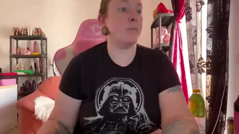 kissica online show from April 15, 1:33 pm