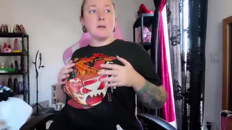 kissica online show from January 15, 2:45 pm