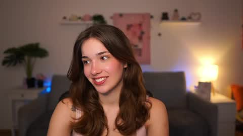 Sisi online show from April 16, 1:00 pm