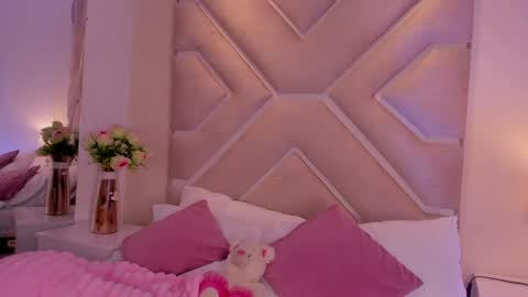 kisskitty__ online show from April 6, 9:16 pm