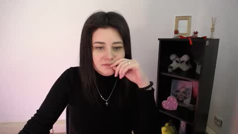 kissleoxx online show from February 3, 1:05 pm