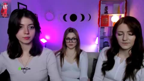 kitniss online show from March 8, 8:13 pm