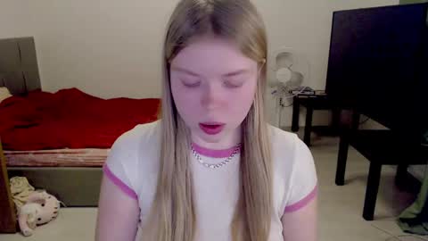 Jennyblonde and Emmabrunette online show from February 6, 7:40 pm