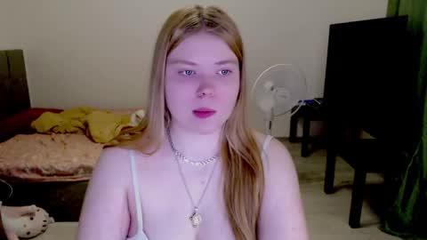 Jennyblonde and Emmabrunette online show from April 19, 6:10 pm