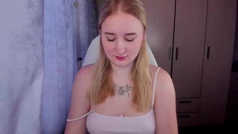 kitten_sun online show from February 7, 3:21 am