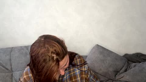 Ellaiza online show from April 2, 8:12 am