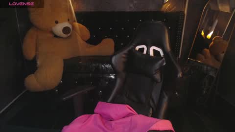 kitty_fox_b online show from March 12, 1:14 pm