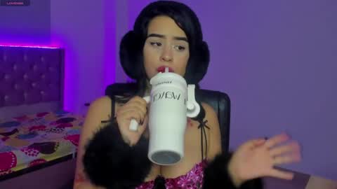 kitty_violet11 online show from April 11, 1:33 am