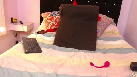 paola online show from February 4, 2:17 am