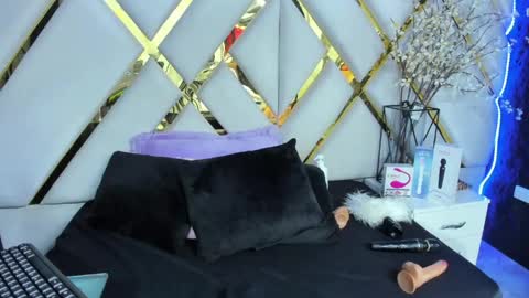 kittylovely  online show from April 12, 4:26 am