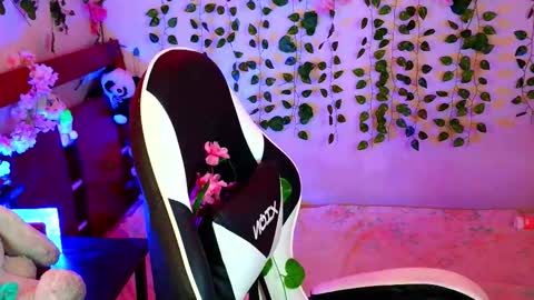 Kittyuwu  online show from October 9, 7:18 pm