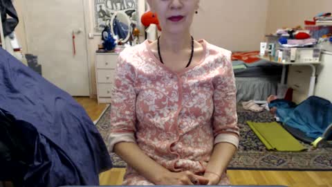 KiuminBerry online show from February 16, 1:05 pm